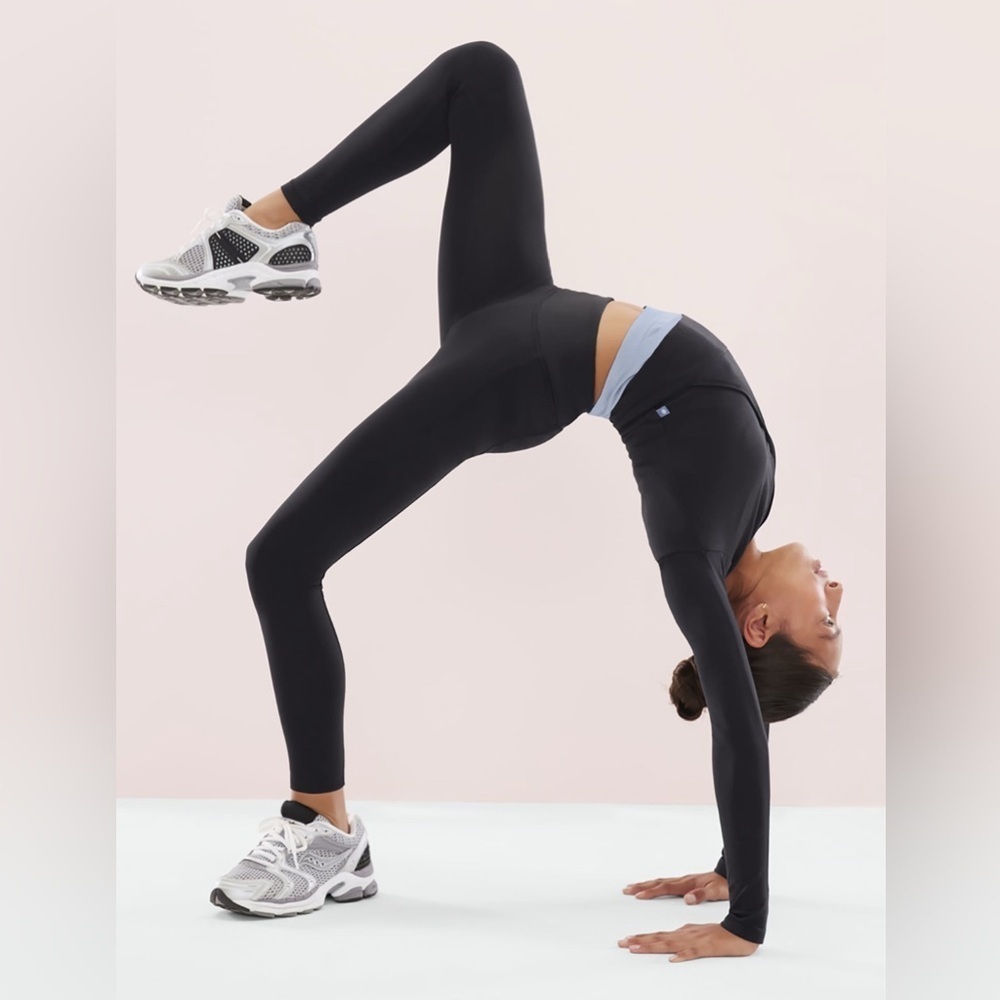 NWT Athleta  Girl Stash Your Treasures Black Tight size 6.